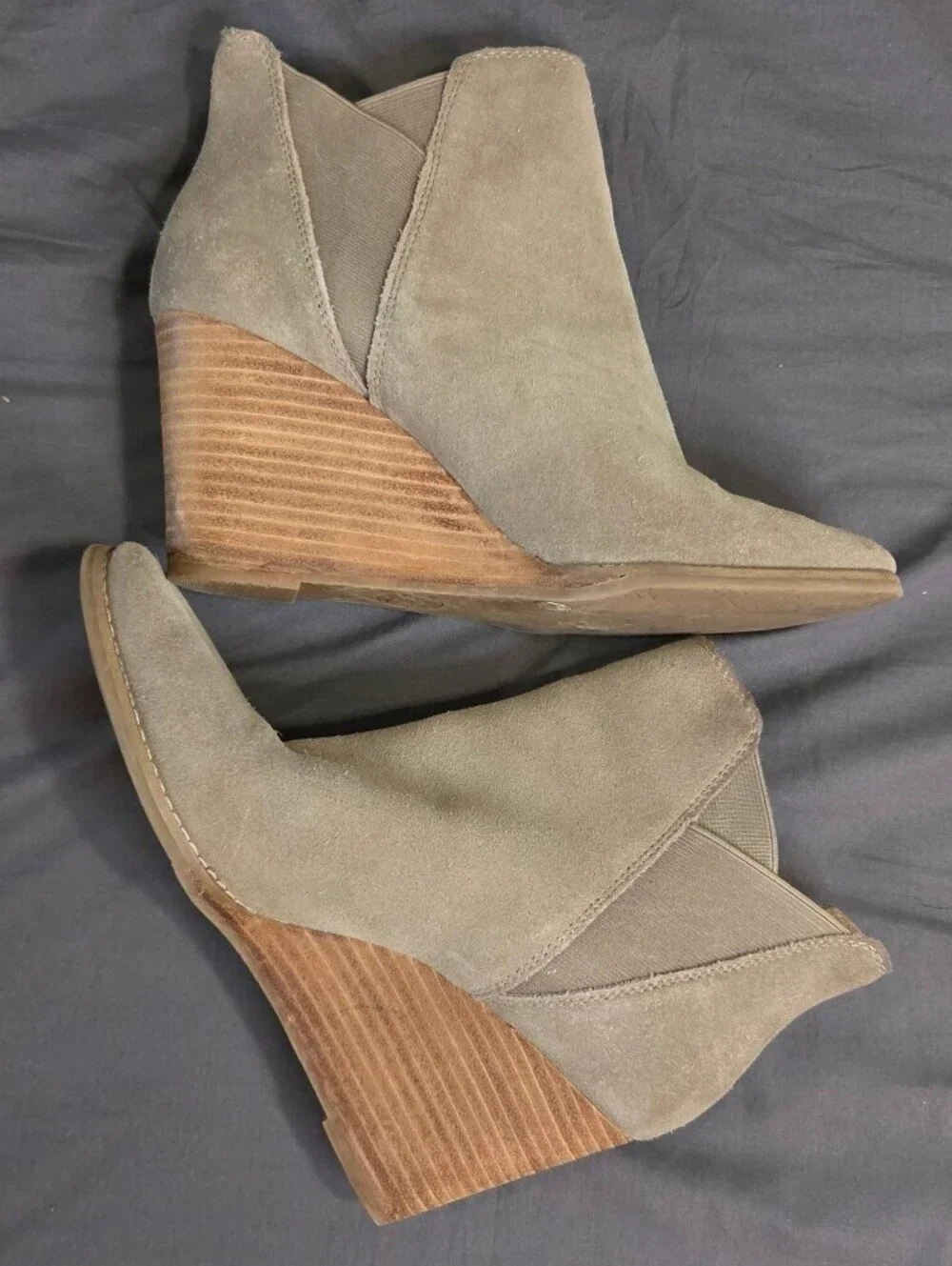 Women's Lucky Brand Taupe Suede Wedge Ankle Boots sz 10
